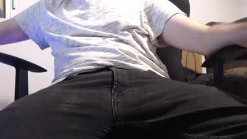 Snapshot of austin_breaker chatting on 10-12-25, 05:56 austin_breaker online show from 10-12-25, 05:56