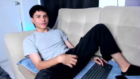 Snapshot of austin_falcon chatting on 04-24-26, 07:38 Austin online show from 04-24-26, 07:38