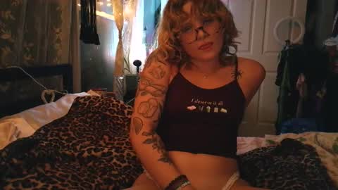 Autie 3 online show from 04-22-26, 02:58