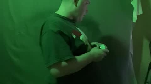 Auz online show from 11-12-25, 04:57