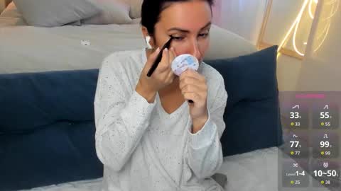 Snapshot of ava_athena chatting on 09-30-25, 05:01 Ava online show from 09-30-25, 05:01