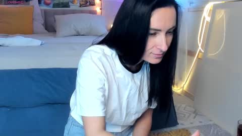 Snapshot of ava_athena chatting on 10-05-25, 06:23 Ava online show from 10-05-25, 06:23