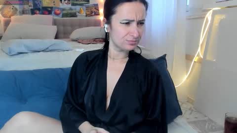 Snapshot of ava_athena chatting on 10-10-25, 07:07 Ava online show from 10-10-25, 07:07