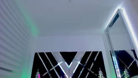 Ava Fontana online show from 12-17-25, 01:22