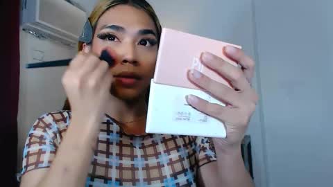 Ava online show from 10-01-25, 05:46