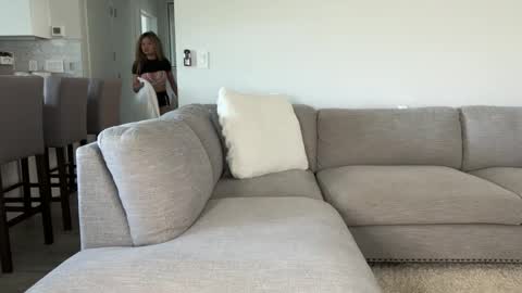 Little Ava  online show from 04-28-26, 05:51