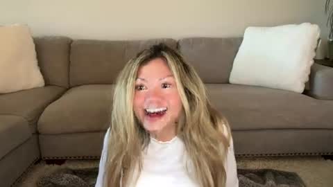 Little Ava  online show from 07-10-26, 06:10