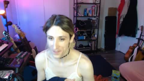 Ava online show from 05-07-26, 08:58