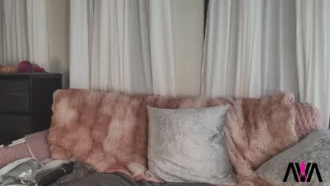 Ava online show from 04-19-26, 06:10