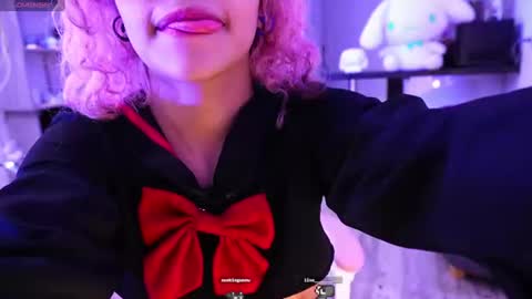 Snapshot of ava_williams_ chatting on 06-18-26, 04:35 AVA online show from 06-18-26, 04:35