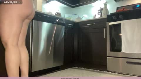 Snapshot of avabradley chatting on 12-24-24, 03:16 Ava . Support my channel by using my affiliate link to make your account  Thanks  online show from 12-24-24, 03:16