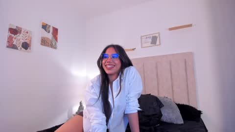 Snapshot of avaline_blanc chatting on 01-12-25, 11:50 Avaline Help me reach 100 likes TRANSMISSION EVERY DAY FROM 39 PM online show from 01-12-25, 11:50