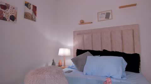 Snapshot of avaline_blanc chatting on 01-25-25, 03:09 Avaline Help me reach 100 likes TRANSMISSION EVERY DAY FROM 39 PM online show from 01-25-25, 03:09