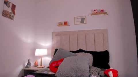 Snapshot of avaline_blanc chatting on 02-25-25, 05:08 Avaline Help me reach 100 likes TRANSMISSION EVERY DAY FROM 39 PM online show from 02-25-25, 05:08