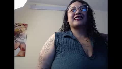 Snapshot of avaryd chatting on 05-10-26, 04:28 avaryd online show from 05-10-26, 04:28