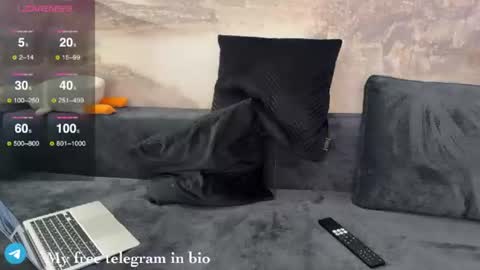 Snapshot of avelineee chatting on 07-14-26, 01:39 Alina online show from 07-14-26, 01:39