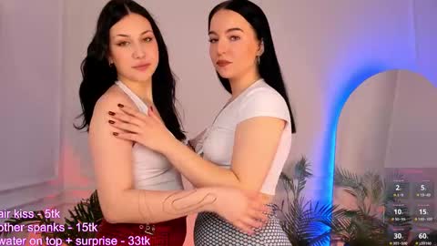 Snapshot of avelyne_ chatting on 10-17-25, 02:08 Avelyne online show from 10-17-25, 02:08