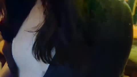 Snapshot of average_girl222 chatting on 12-14-24, 07:07 raven blue online show from 12-14-24, 07:07