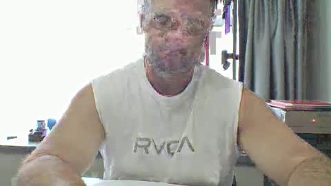 Snapshot of averagejoe2025 chatting on 05-29-26, 02:31 averagejoe2025 online show from 05-29-26, 02:31