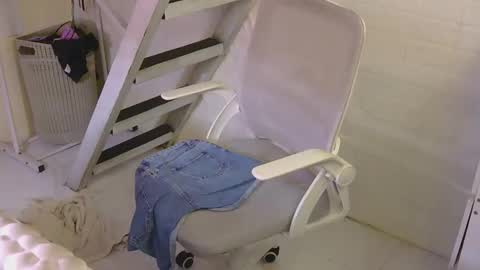 Rhian online show from 04-16-26, 01:50