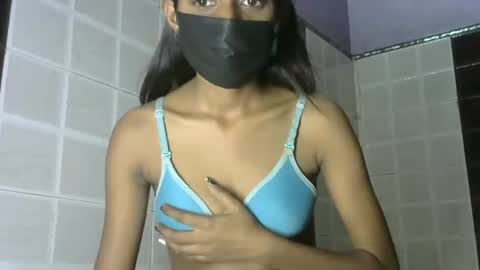 avery_lust01 online show from 05-16-26, 06:21