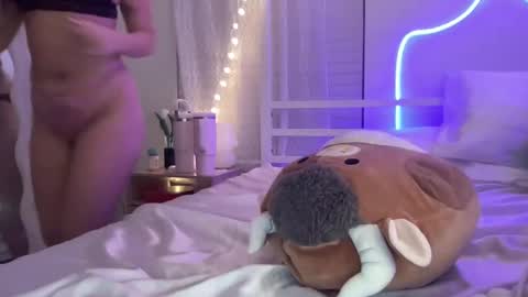 averymillerr online show from 02-18-25, 04:15