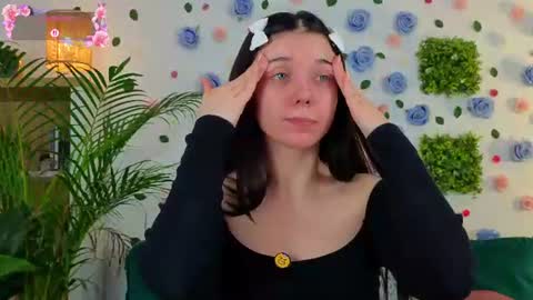 Snapshot of averywillow chatting on 06-15-26, 01:08 AveryWillow online show from 06-15-26, 01:08