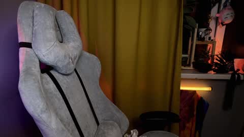 Aviva online show from 01-18-25, 01:08