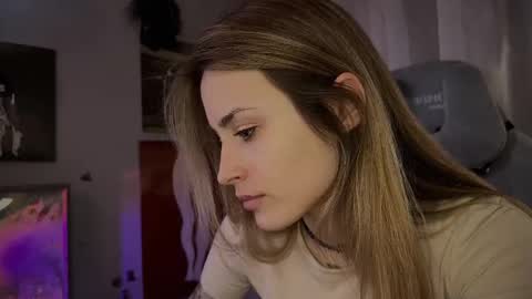 Aviva online show from 03-04-25, 01:23