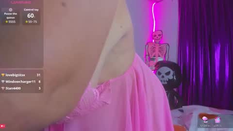 Snapshot of avril_jonson chatting on 10-24-25, 10:28 avril_jonson online show from 10-24-25, 10:28