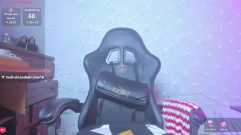 Snapshot of avril_jonson chatting on 11-15-25, 10:26 avril_jonson online show from 11-15-25, 10:26