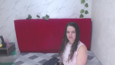 Snapshot of avrilruizcm chatting on 11-17-25, 12:00 avrilruizcm online show from 11-17-25, 12:00