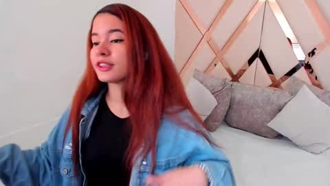 Avril  online show from 02-04-26, 12:00