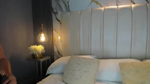 Avy  online show from 10-11-25, 11:42