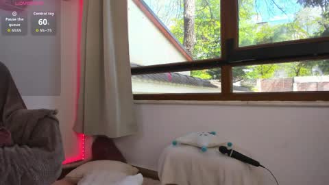 Jolie online show from 04-20-26, 08:39