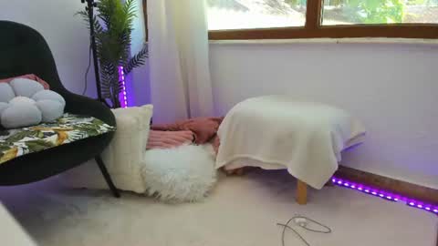 Jolie online show from 07-11-26, 09:45