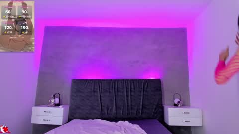 Snapshot of axaras chatting on 10-27-25, 11:47 Axara online show from 10-27-25, 11:47