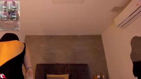 Snapshot of axaras chatting on 11-17-25, 11:49 Axara online show from 11-17-25, 11:49