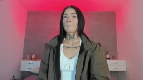 Snapshot of axaras chatting on 11-21-25, 11:53 Axara online show from 11-21-25, 11:53