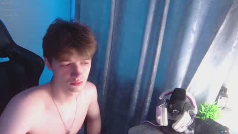 Snapshot of axel_0ne chatting on 06-13-26, 10:29 axel_0ne online show from 06-13-26, 10:29