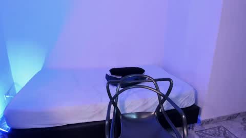 axel__fierro online show from 04-21-26, 01:42