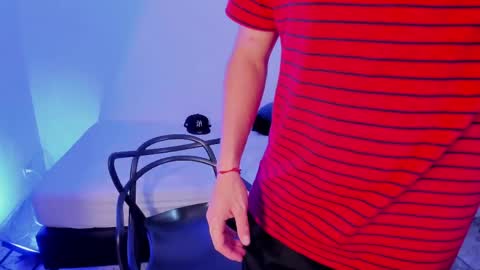 axel__fierro online show from 04-28-26, 02:27