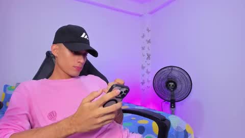 AXEL online show from 11-28-25, 08:00