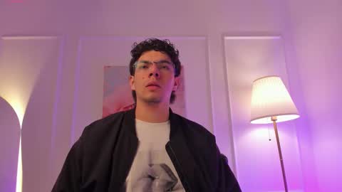 Yooung King  online show from 02-15-26, 11:30