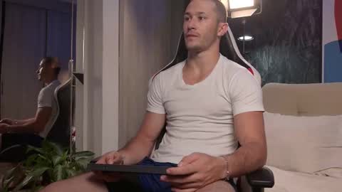 Axel Fairchaild online show from 11-19-25, 12:05