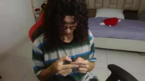 Snapshot of axel_fox7 chatting on 05-13-26, 12:41 Axel online show from 05-13-26, 12:41