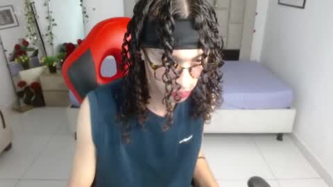 Snapshot of axel_fox7 chatting on 05-24-26, 01:10 Axel online show from 05-24-26, 01:10