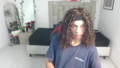 Snapshot of axel_fox7 chatting on 06-09-26, 12:44 Axel online show from 06-09-26, 12:44