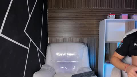 axel_grey_ online show from 09-22-25, 12:51