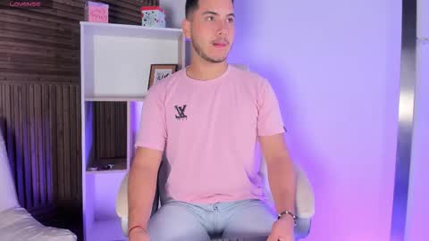 axel_grey_ online show from 11-20-25, 12:16